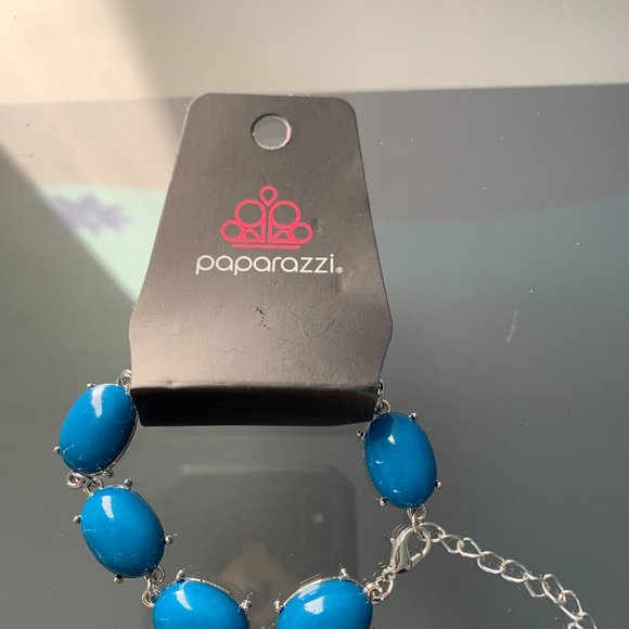 Paparazzi Confidently Colorful Blue Bracelet with Clasp Closure - Picture 2 of 5